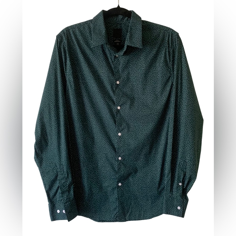 NWOT H&M Men’s Dark Green Button Down Shirt, Medium, Slim Fit.